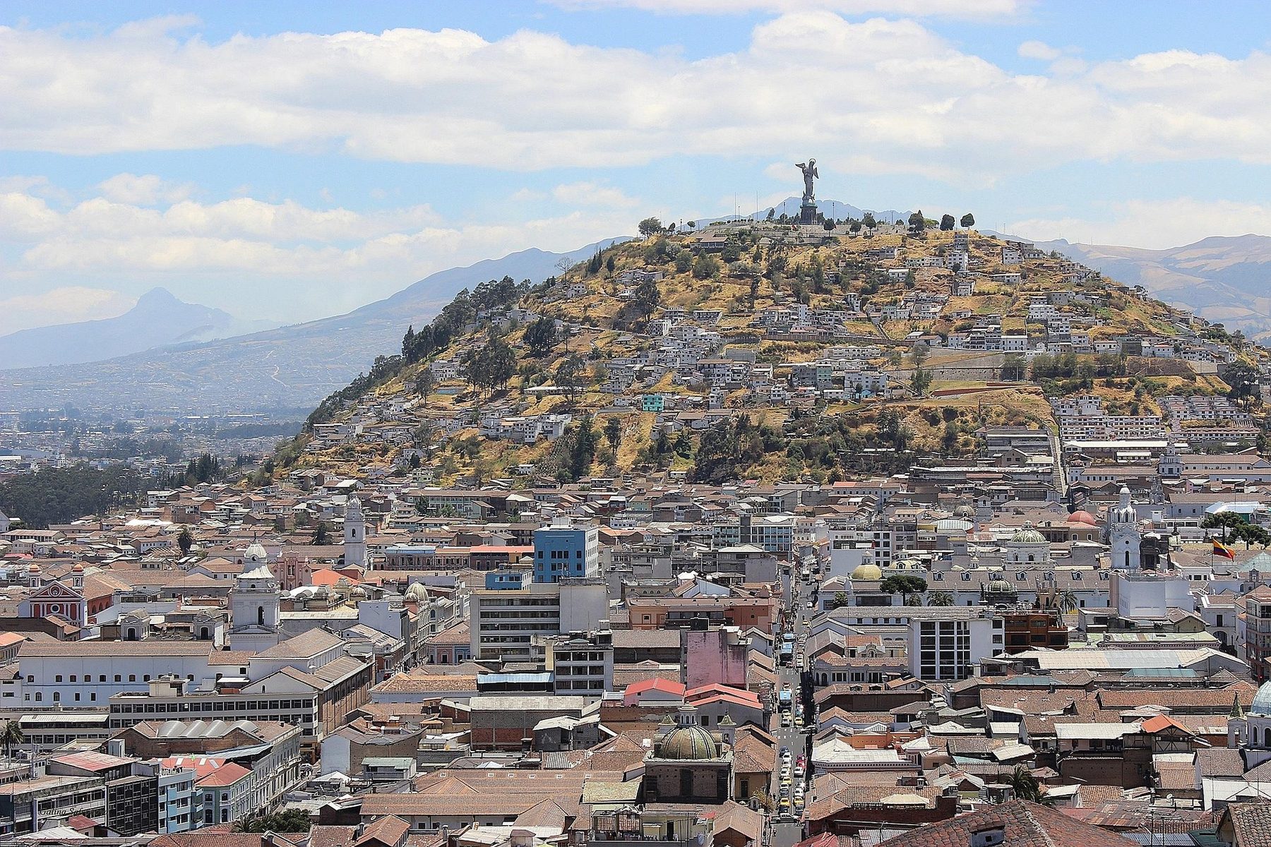 Ciudad de Quito al atardecer